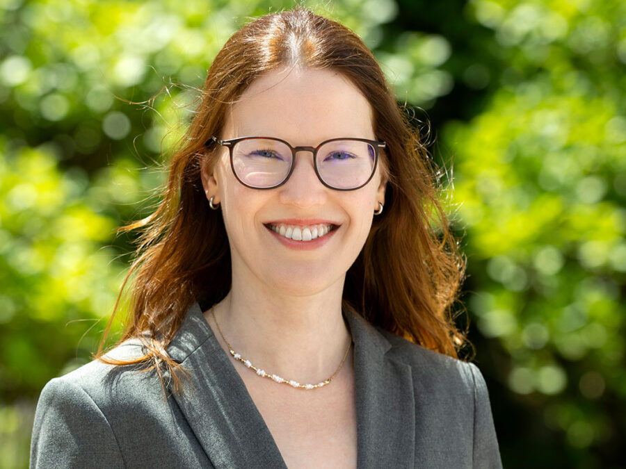 Portrait photo of Annika Reinke