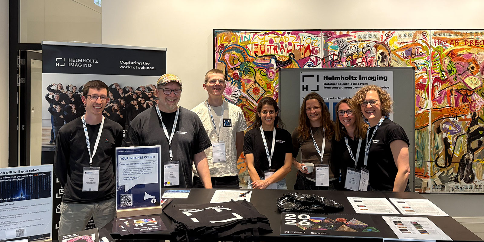 Group photo of the Helmholtz Imaging team at their booth at HAICON26